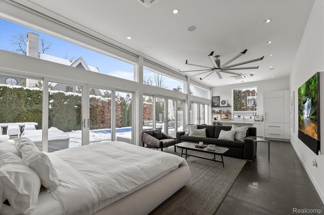 660 Dewey Street, Birmingham, MI 48009