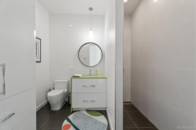 660 Dewey Street, Birmingham, MI 48009