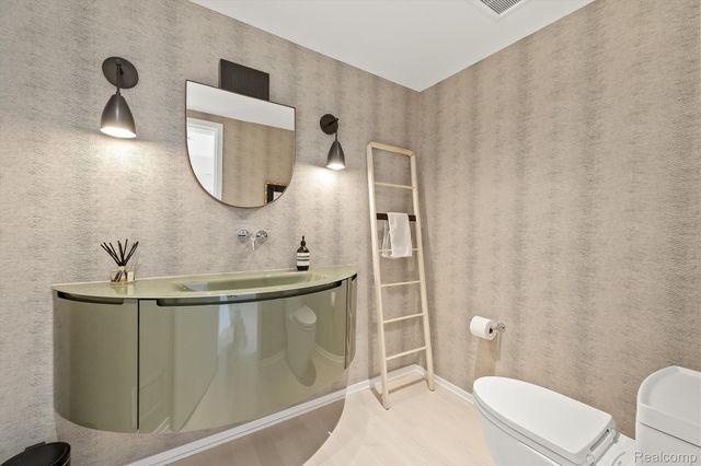 660 Dewey Street, Birmingham, MI 48009