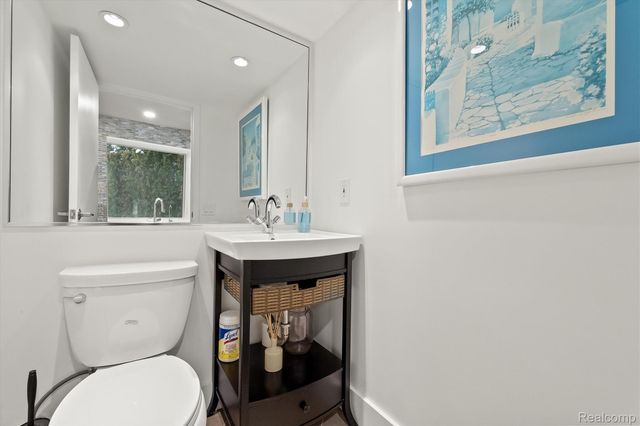 660 Dewey Street, Birmingham, MI 48009