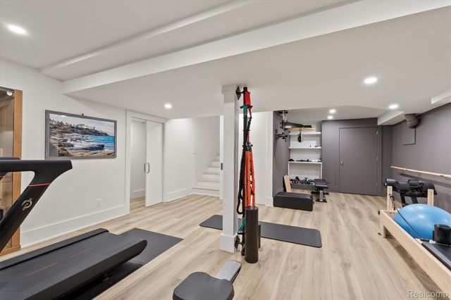 660 Dewey Street, Birmingham, MI 48009