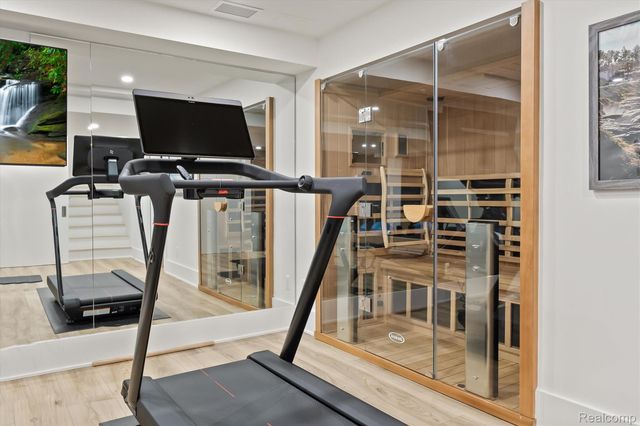 660 Dewey Street, Birmingham, MI 48009