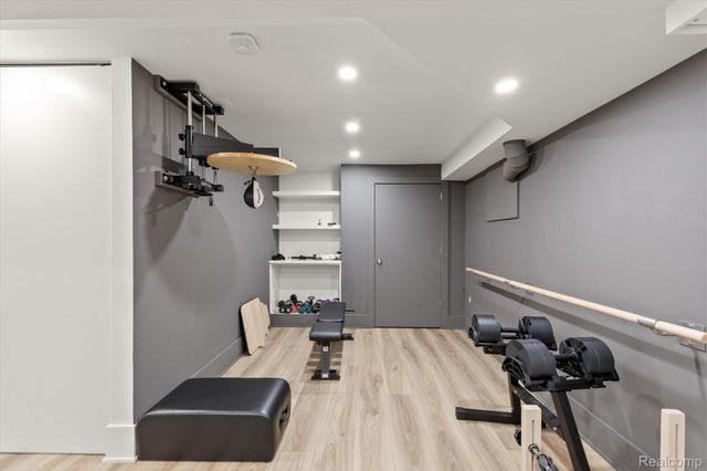 660 Dewey Street, Birmingham, MI 48009