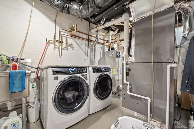 660 Dewey Street, Birmingham, MI 48009