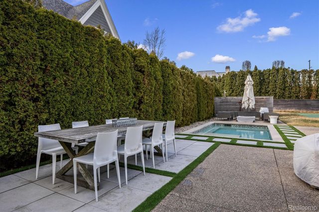 660 Dewey Street, Birmingham, MI 48009