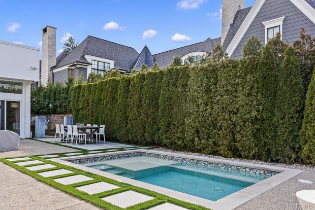 660 Dewey Street, Birmingham, MI 48009