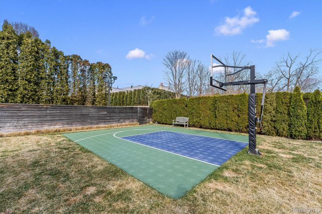 660 Dewey Street, Birmingham, MI 48009