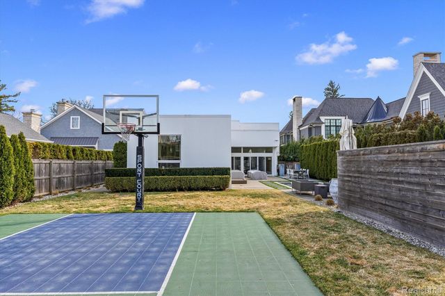 660 Dewey Street, Birmingham, MI 48009