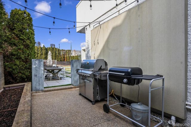 660 Dewey Street, Birmingham, MI 48009