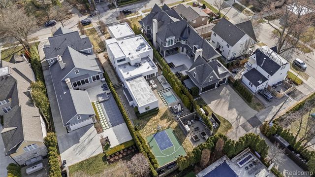 660 Dewey Street, Birmingham, MI 48009