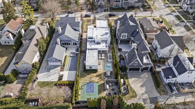 660 Dewey Street, Birmingham, MI 48009