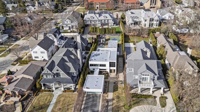 660 Dewey Street, Birmingham, MI 48009