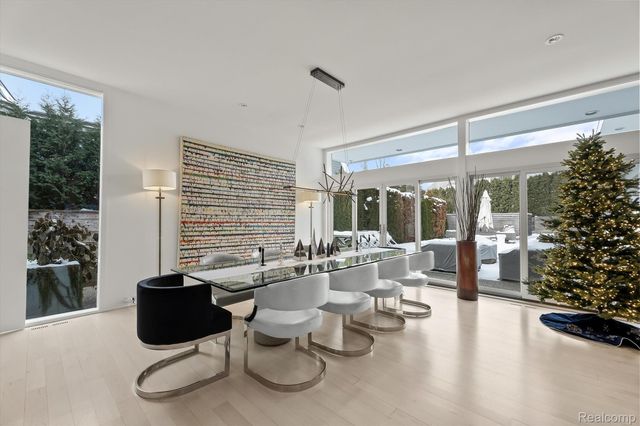 660 Dewey Street, Birmingham, MI 48009