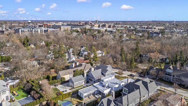 660 Dewey Street, Birmingham, MI 48009