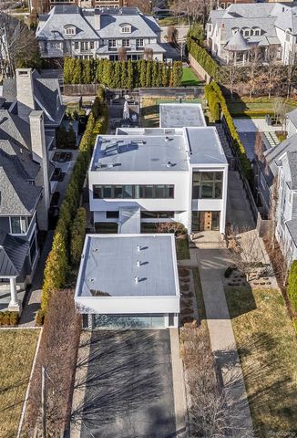 660 Dewey Street, Birmingham, MI 48009