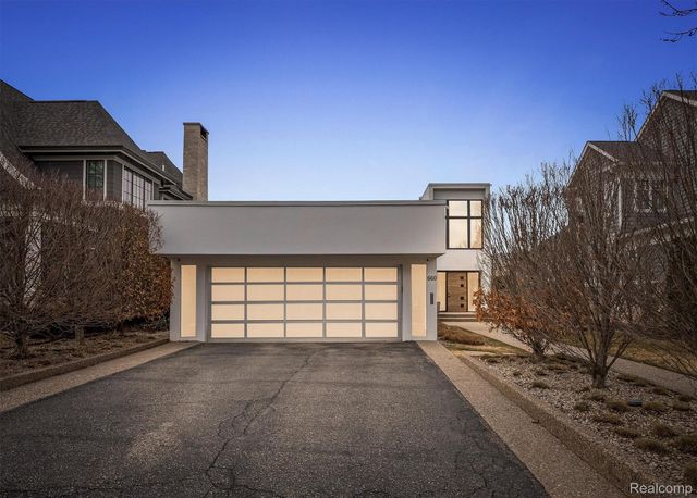 660 Dewey Street, Birmingham, MI 48009