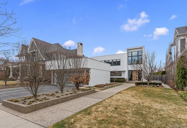 660 Dewey Street, Birmingham, MI 48009