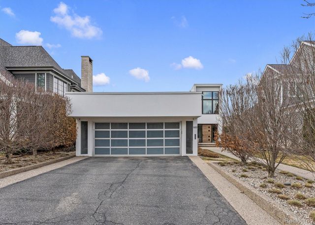 660 Dewey Street, Birmingham, MI 48009