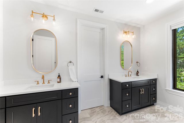 1550 Coventry Road, Charlotte, NC 28211