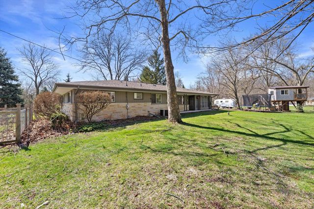 9432 Garden COURT, Hales Corners, WI 53130