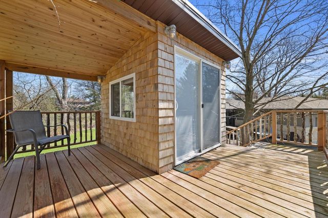 9432 Garden COURT, Hales Corners, WI 53130