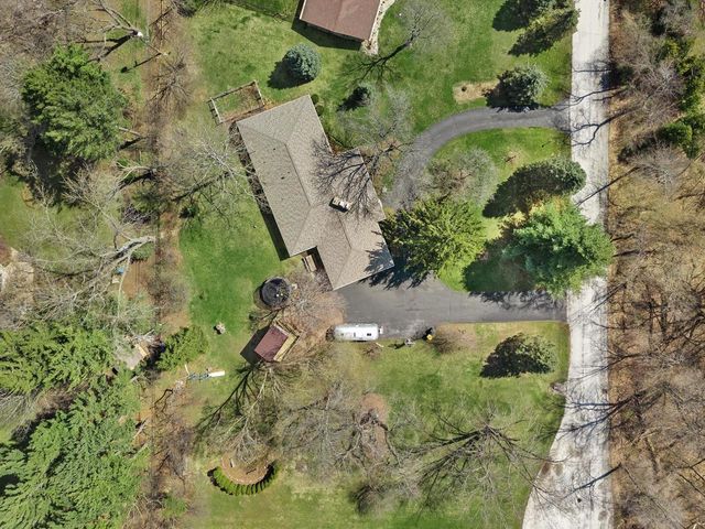 9432 Garden COURT, Hales Corners, WI 53130