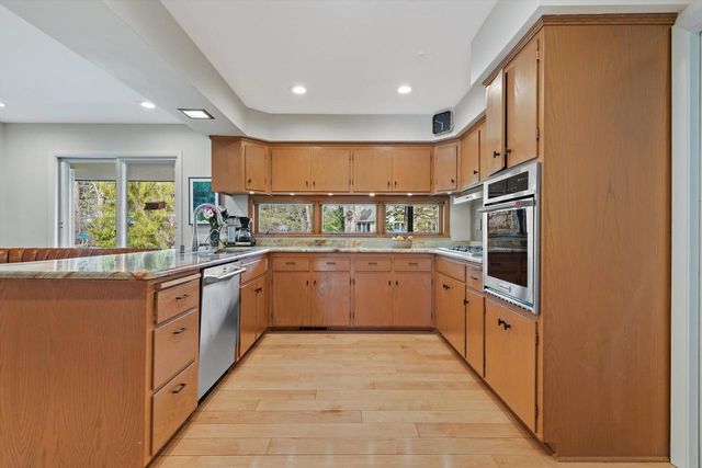 9432 Garden COURT, Hales Corners, WI 53130