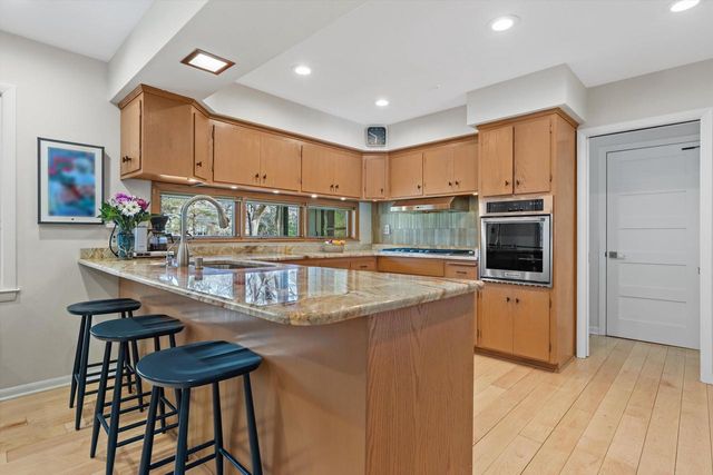 9432 Garden COURT, Hales Corners, WI 53130