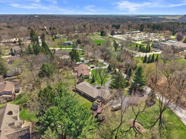 9432 Garden COURT, Hales Corners, WI 53130