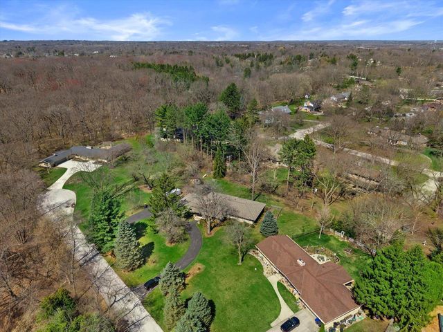 9432 Garden COURT, Hales Corners, WI 53130