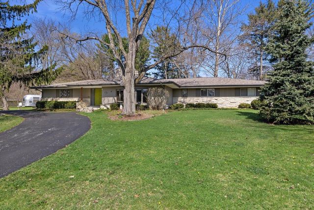 9432 Garden COURT, Hales Corners, WI 53130