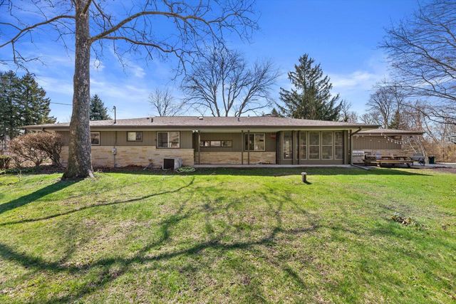9432 Garden COURT, Hales Corners, WI 53130