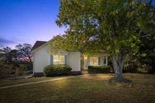 1426 Amy Ave, Clarksville, TN 37042