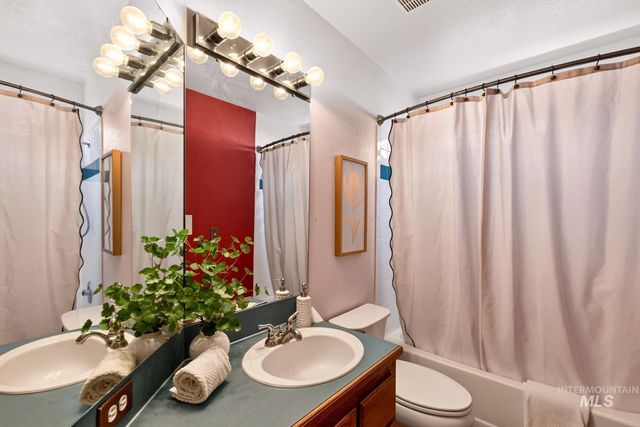 11854 W Silver City Ct, Boise, ID 83713