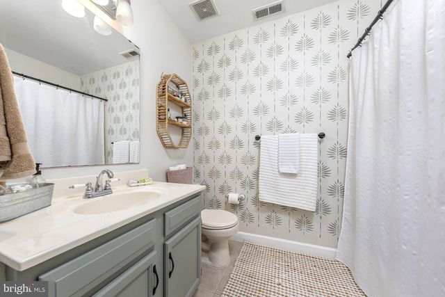 96 CRESTMONT DR, Mantua, NJ 08051