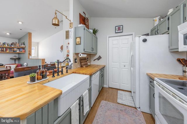 96 CRESTMONT DR, Mantua, NJ 08051