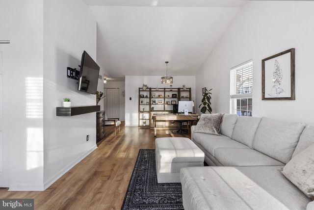 1 GLENEAGLES RD, Royersford, PA 19468