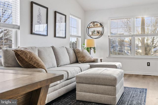 1 GLENEAGLES RD, Royersford, PA 19468