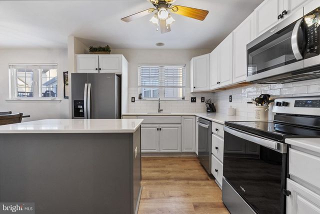 1 GLENEAGLES RD, Royersford, PA 19468