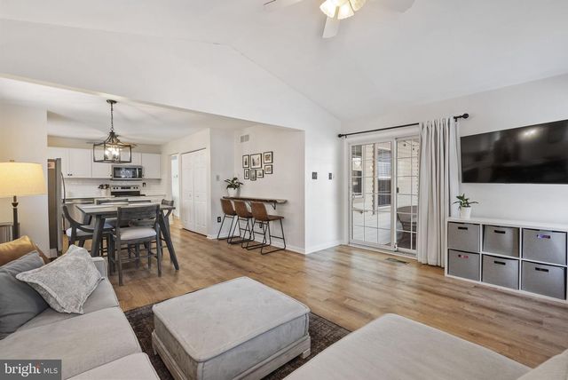 1 GLENEAGLES RD, Royersford, PA 19468