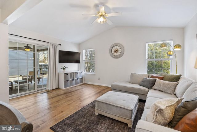 1 GLENEAGLES RD, Royersford, PA 19468