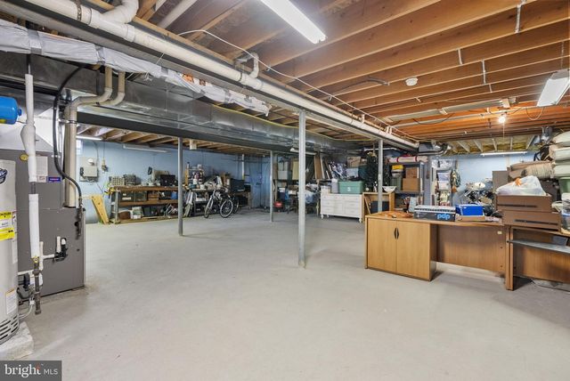 1 GLENEAGLES RD, Royersford, PA 19468