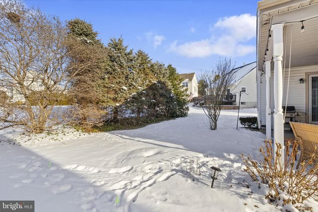 1 GLENEAGLES RD, Royersford, PA 19468