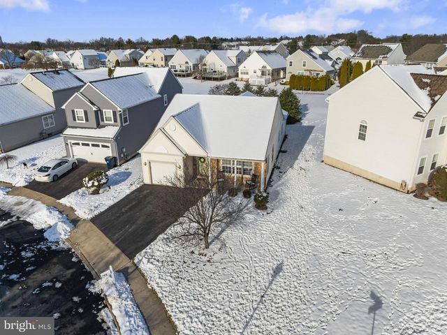 1 GLENEAGLES RD, Royersford, PA 19468