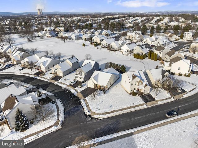 1 GLENEAGLES RD, Royersford, PA 19468