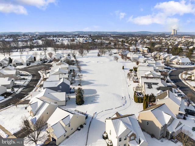 1 GLENEAGLES RD, Royersford, PA 19468