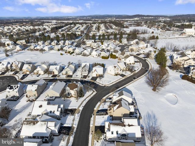 1 GLENEAGLES RD, Royersford, PA 19468