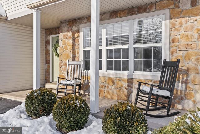 1 GLENEAGLES RD, Royersford, PA 19468