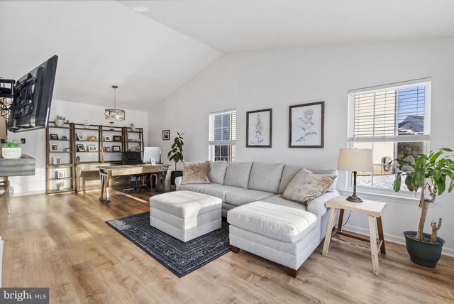 1 GLENEAGLES RD, Royersford, PA 19468