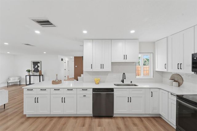 1507 YVONNE, Apopka, FL 32712